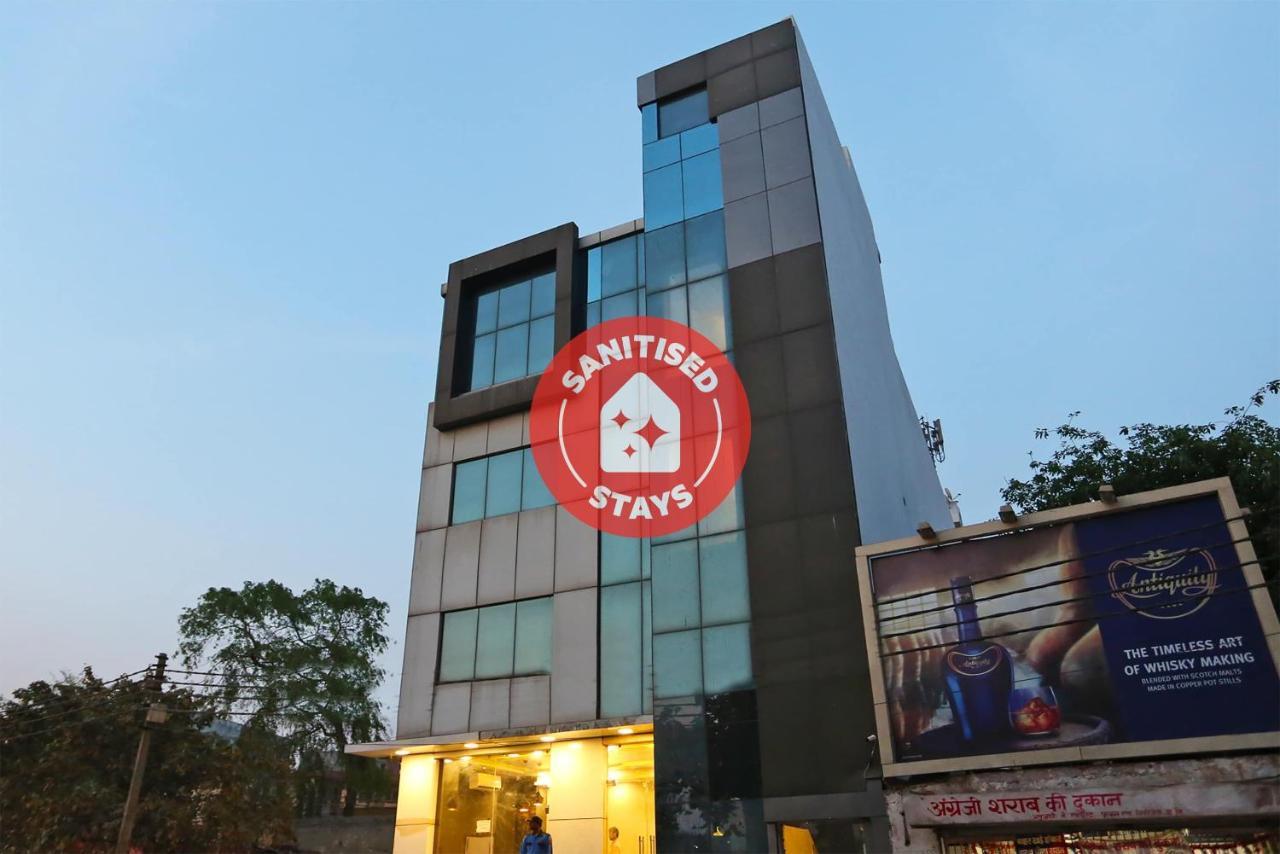 Capital O 12807 Amaira Hotel And Banquets Noida Exterior foto